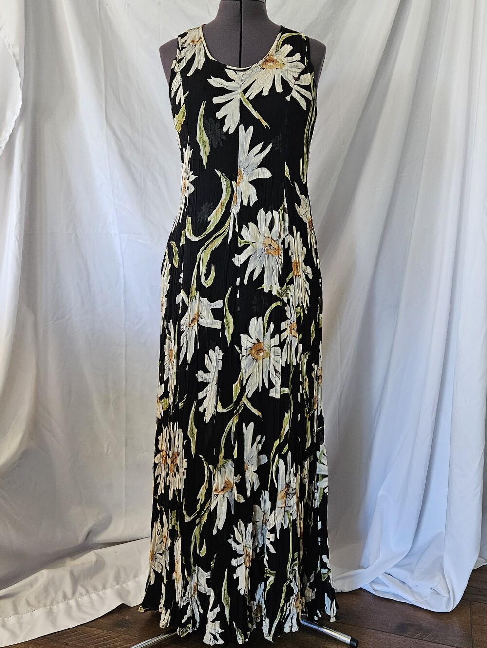 Vacation Ready! Reversable Floral Maxi Dress.